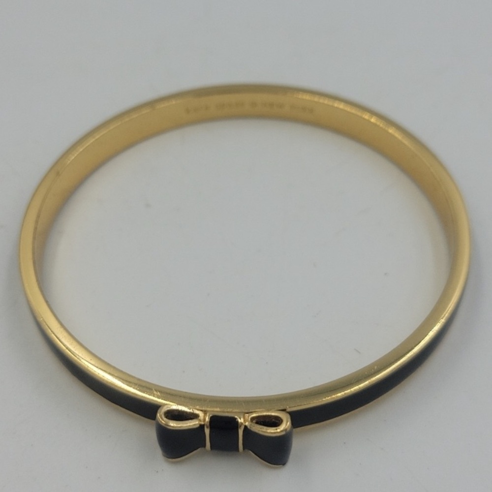Kate Spade Take A Bow Black & Gold Bracelet | Enamel Bow | 7.5” Interior | GUC - Picture 9 of 11